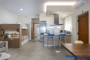 Rodia Beach Suites - Image 2