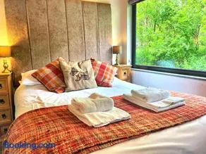 Arc Pod-HotTub- Dog Friendly - Longleat - Bath - Image 3