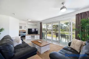 Surfside Buddina Beachfront 3bed Apt - Direct Beach Access - Image 2