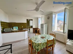 Magnifique appartement 2p dans une villa avec vue mer, terrasse & parking privé - Image 4