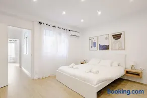 TROBAT18 - Castle View Luxury Duplex with Private Terrace - Image 3