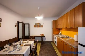 Francesca's House, Ceto Ospitar - Image 4
