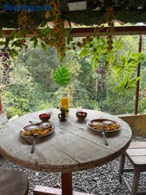 Cabaña tipo glamping con jacuzzi y malla catamaran en finca la fortuna - Image 4