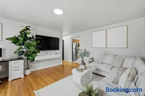 3BR Near O'Hare • Office • Coffee Bar • Sleeps 9 - Image 1