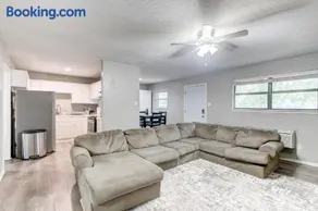Cozy Home Near Downtown Lawton - Image 5