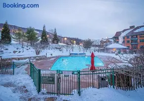 Fall Foliage Getaway Mountain Creek Condo 1 BR Pool & Hot Tub - Image 2