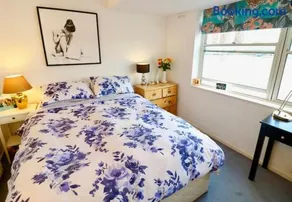 Chelsea Riverside - Image 4