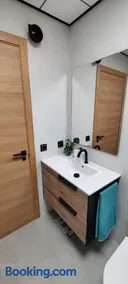New Apartment Claret - Image 4