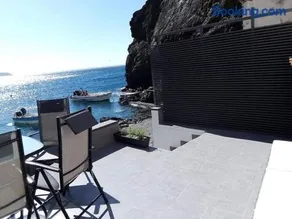 Sunrise Luxury Seaside Apartment - Image 5