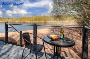 Stonelake Lodges - Birch Bank lakeside lodge with hot tub - Image 5