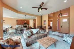 Kanab Hikers' Hideaway Modern Southwest Family Home - Image 2
