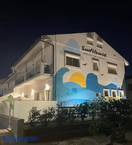 Paredes Surf House - Image 2