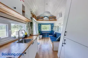 Blauwe Tiny House 6 persoons - Image 4