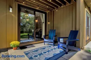 King Bed Patio Scenic Views Pickleball - Image 2
