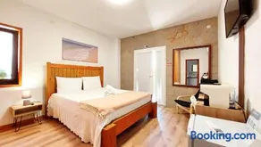 Fernandes Guest House Bright Private Suite - Image 1