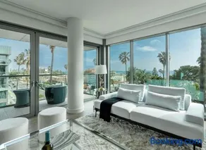 Two Bedroom Oceanfront Retreat with Panoramic View - Image 2