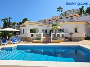 3 Bedroom Villa with Sea Views and Private Pool - Image 2