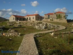 Arachovitika Kalivia - Image 2