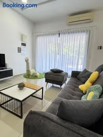 BBF Cozy Hub - Image 1