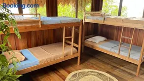 Jambu Hostel Combu - Image 2