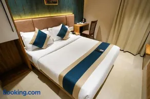 Hotel Royal Stay Inn Near Kokilaben Hospital - Image 5