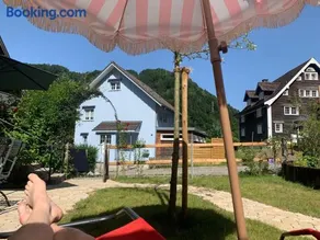 Private Apartment mit Garten - Image 1
