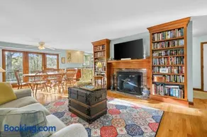 Spacious Dog-Friendly Retreat in Chatham - Image 2