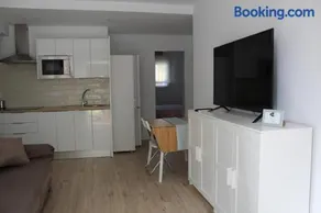 Apartamentos Angelita Plaza Beach - Image 1