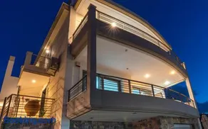 luxurious house near the sea - Image 2