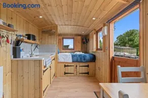 Unplug & Reconnect, Romantic Retreat with Hot Tub - Image 2