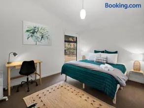 Escape to Bicheno - Image 2