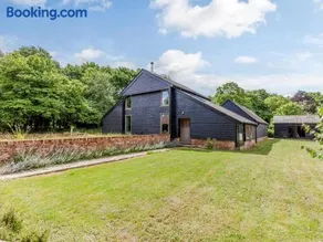 Colemans Farm Barn- Unique, Rustic & Peaceful Barn - Essex countryside - Image 3