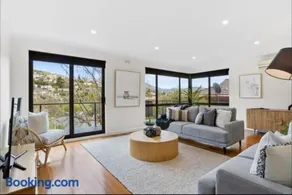 Mt Wellington Balcony House - Wake Up to the Summit - Image 5