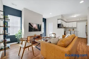 Spacious mid-century modern 3bed house - Image 1