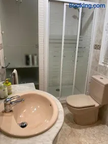 Lovely 2 bedrooms apartment main square Plasencia - Image 4