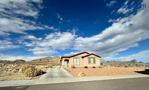 Golf course & Mountain view - Image 1