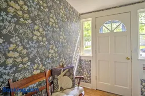 Charming Bungalow Near South Beach & Kid's Corner Park - Image 5