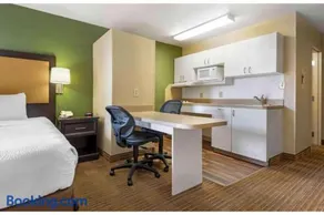 Motel 6 Suites Rochester Henrietta, NY - Image 4