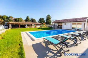Villa Alba Rossa near Pula for 6 people with private 50 m2 pool only 1 km from the beach - Image 2