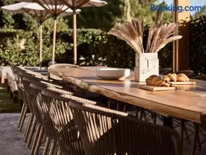 ÒLA Exclusive Residence, with Pool & Beach Access, By ThinkVilla - Image 3