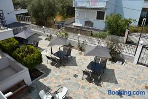 Anaxos Bay Rooms & Apartments - Image 2
