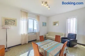 Appartamento vista mare in villa - Image 3