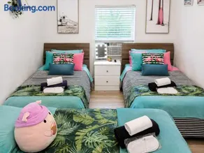 Beach vibes 2 bedrooms house - Image 2