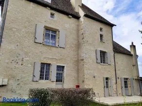 Gîte restauré avec parc et jeux, idéal pour familles - Image 2