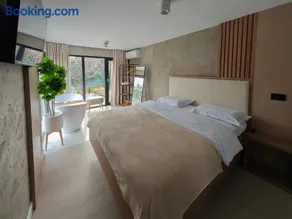 Felix Garden House - Image 2