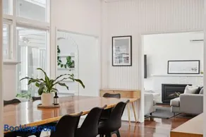 Coastal Charm 2 Bedroom with Space to Move - Image 1