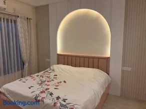 Luxury Villa - Image 2