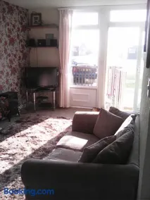 Yeolde 3 BEDROOM country View seashack cottage with FREE ALL ELECTRIC NEWLY REFURBISHED ENJOY - Image 4