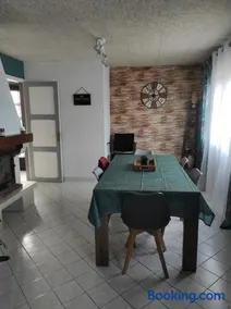 Maison de village avec exterieur - Image 4