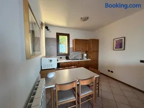 Lily apartment, Stunning Lake View - Image 1
